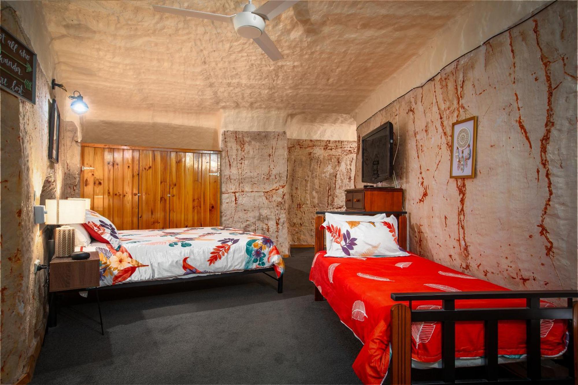 Di'S Dugouts Hotel Coober Pedy Exterior foto