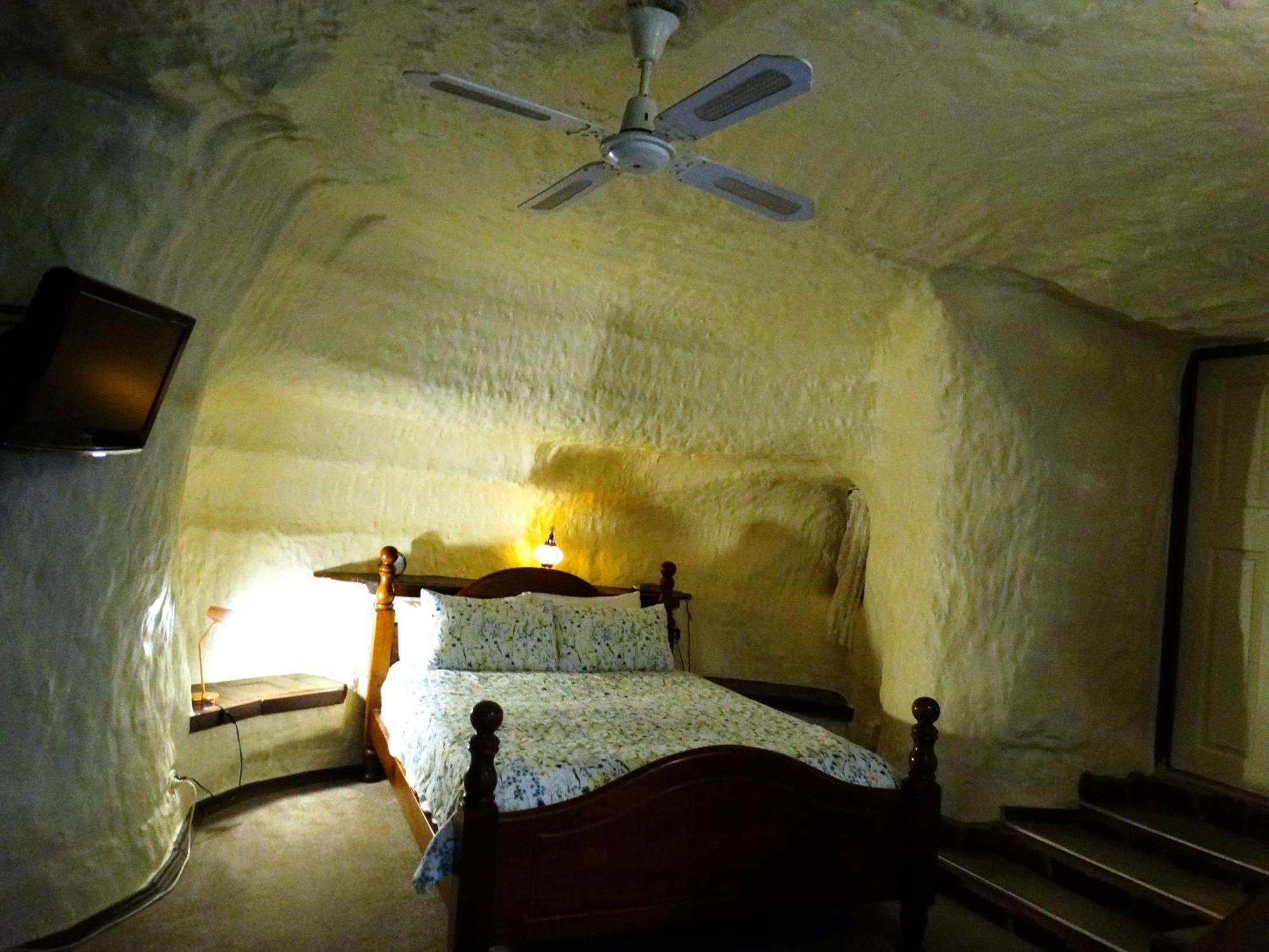 Di'S Dugouts Hotel Coober Pedy Exterior foto