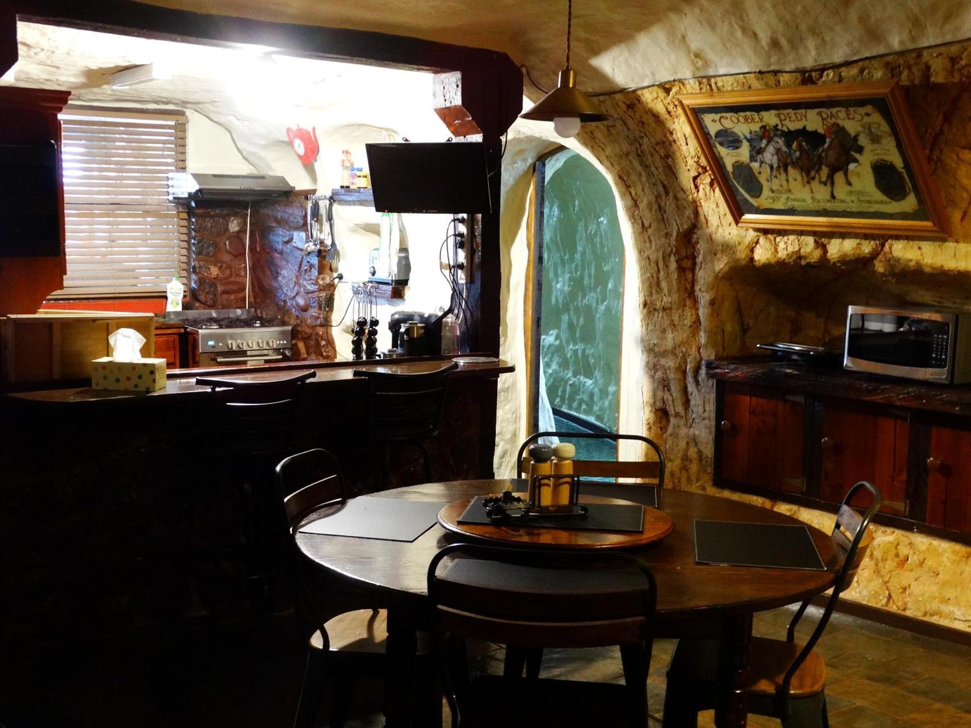 Di'S Dugouts Hotel Coober Pedy Exterior foto