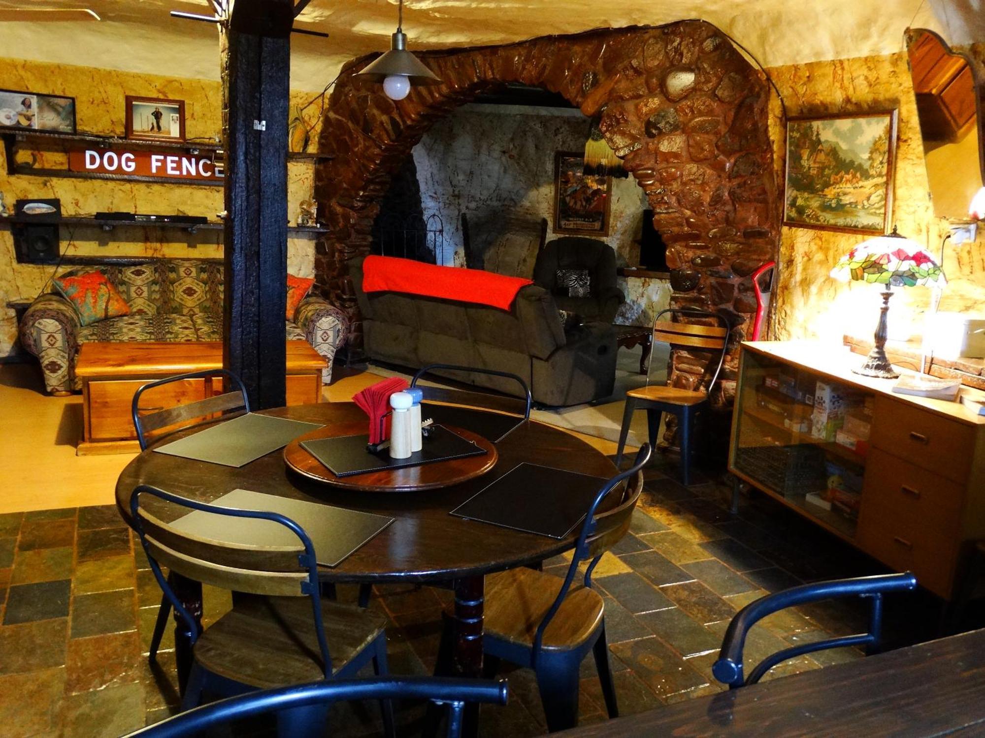 Di'S Dugouts Hotel Coober Pedy Exterior foto